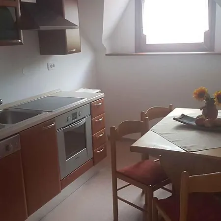 Holiday In - Sud-ost Slowenien 42899 Semesterbostad Stari Trg ob Kolpi